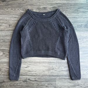 Lululemon ‘Be present pullover’ knit sweater